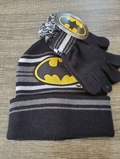 Batman Hat And Gloves Set   NEW WITH TAGS  Kids
