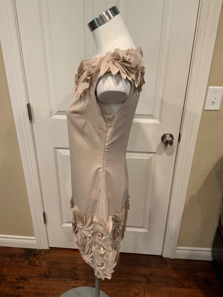 Mini vestido 3.1 Phillip LimTan sem mangas floral roseta, tamanho 4 - Imagem 3 de 4