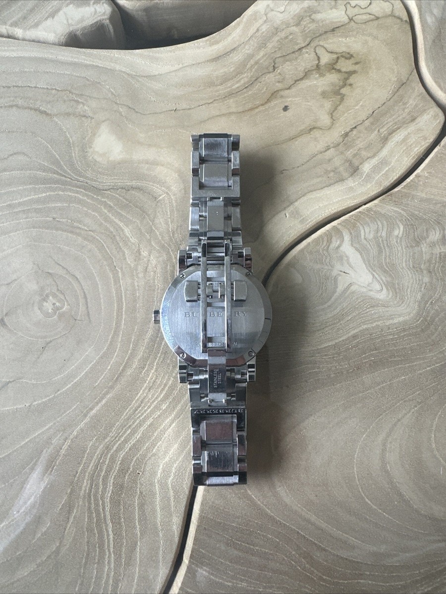 BURBERRY 腕時計 BU9001 Burberry BU9001 Analog Quartz Black Dial Silver Stainless