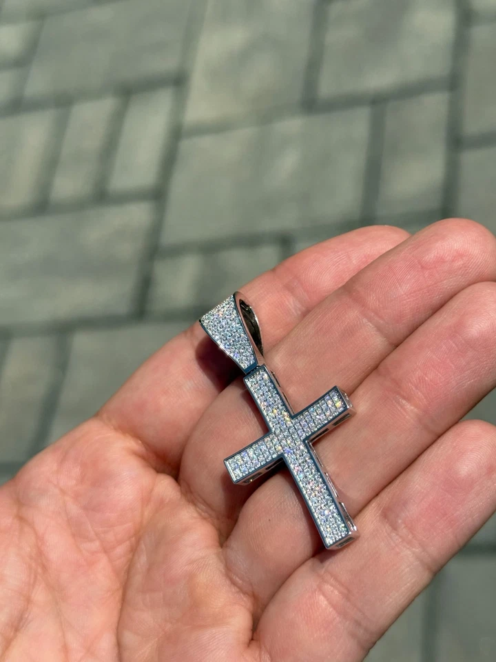 Collar Colgante Cruz Helada Grande MOISSANITA 1.50 CTW Hombres Oro Blanco 14k GRA Foto 3 de 4