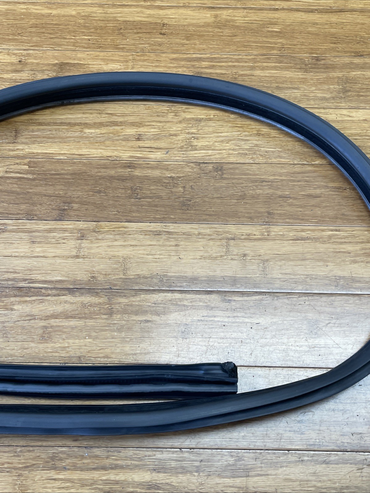 Rolls-Royce Dawn 2017-2023 Left Lower Weatherstrip