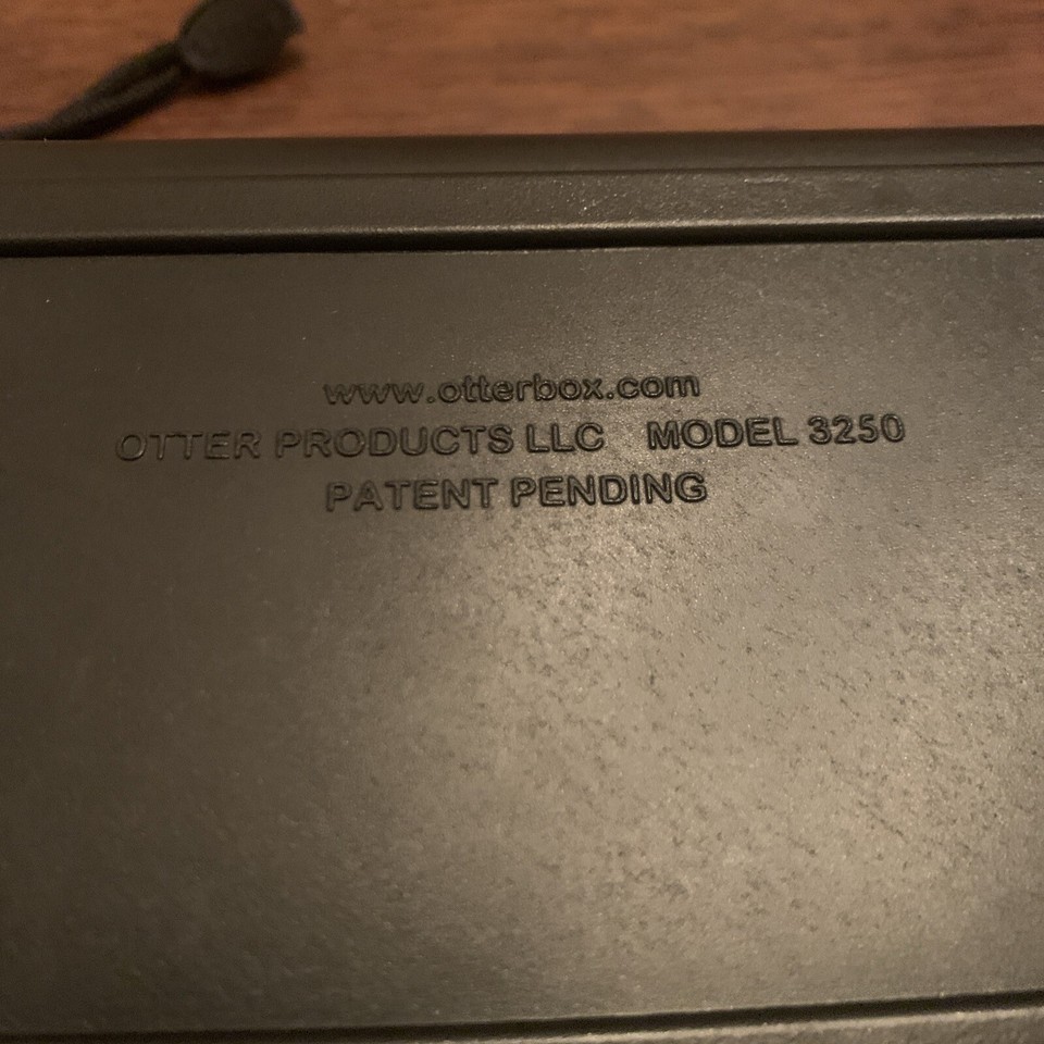 Used Otterbox Cigar Caddy Travel Cigar Humidor, Waterproof, Crush Proof