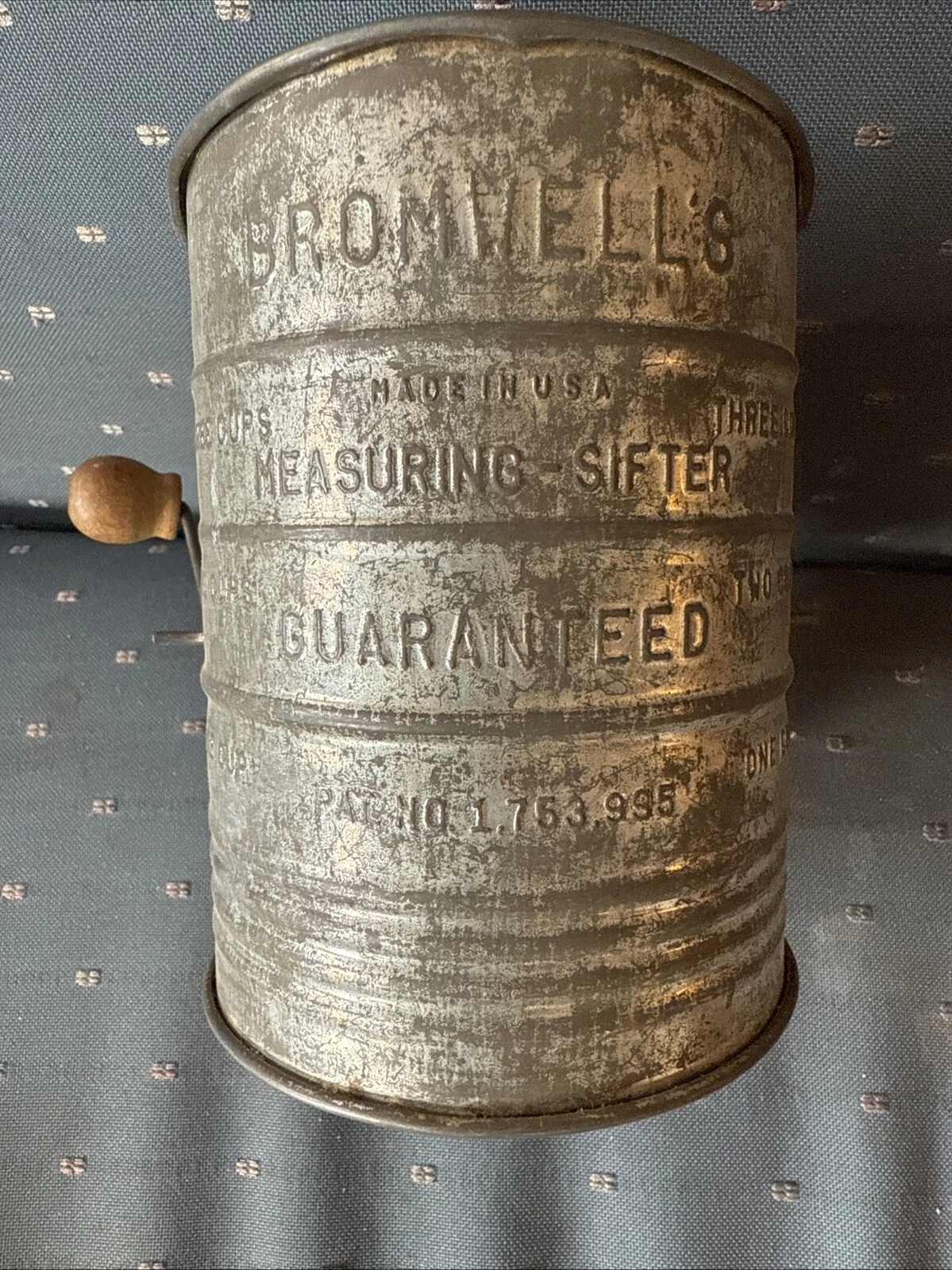 Cromwell Measuring Sifter Three Cups