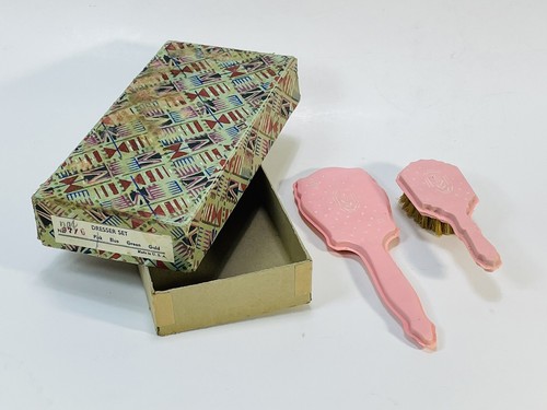 Vintage Childs Girl Doll Vanity Brush Mirror Dresser Set Pink Original Box - Picture 3 of 24