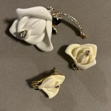 Kenneth Jay Lane White Rose Brooch Earrings Set KJL Signed Vintage Lucite Jewel