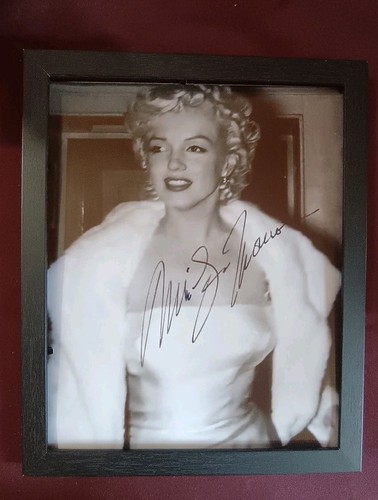 FRAMED Marilyn Monroe Signed Autographed 8x10 Photo REPRINT FREE SHIPPING - Picture 2 of 2