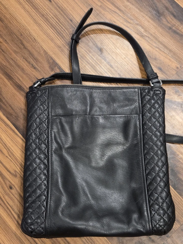  Bolso Bandolera Vera Bradley Cuero Acolchado Forro Cachemira Ajustable Moto  Foto 2 de 4