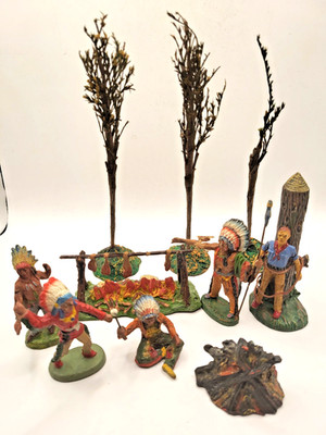 Elastolin 7cm Indianer Lagerszene Figuren, Bäume & Lagerfeuer Konvolut getragen / beschädigt