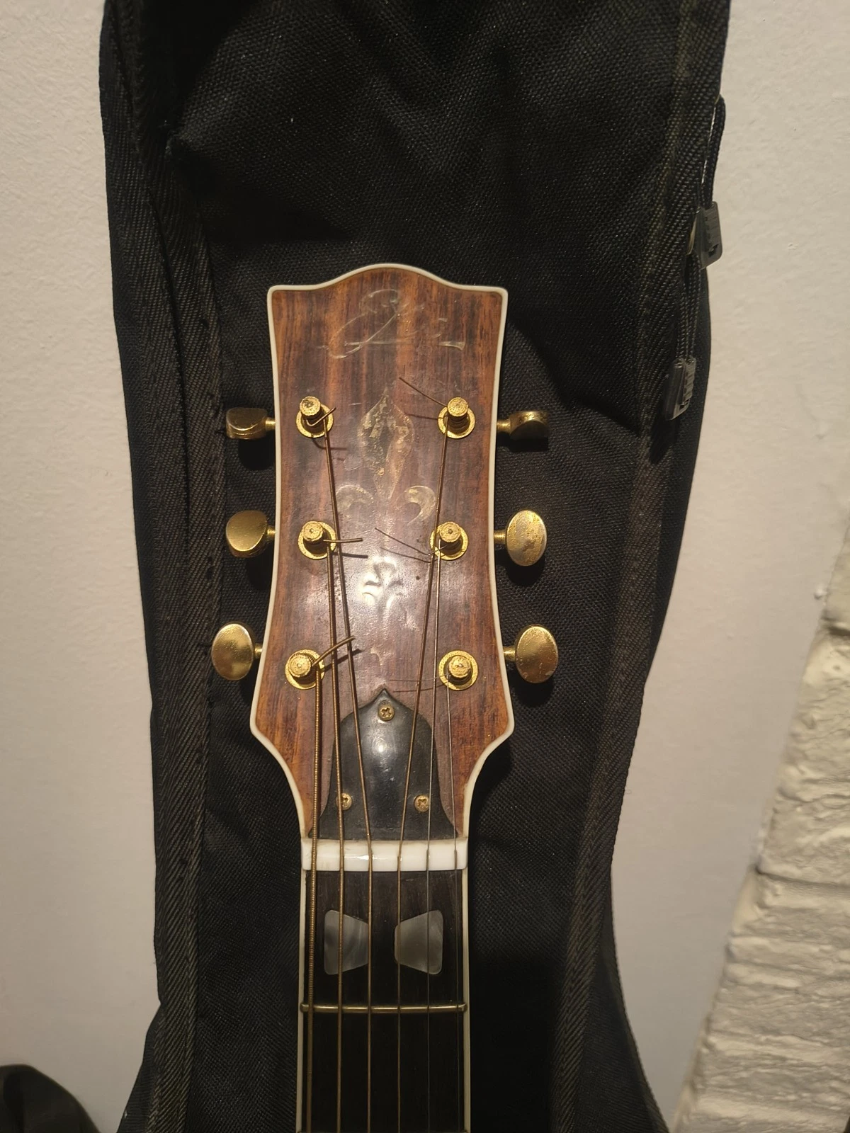 Picture 2 of 8