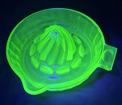 Hazel Atlas Criss Cross Juicer Uranium Vaseline Green Depression Glass Reamer