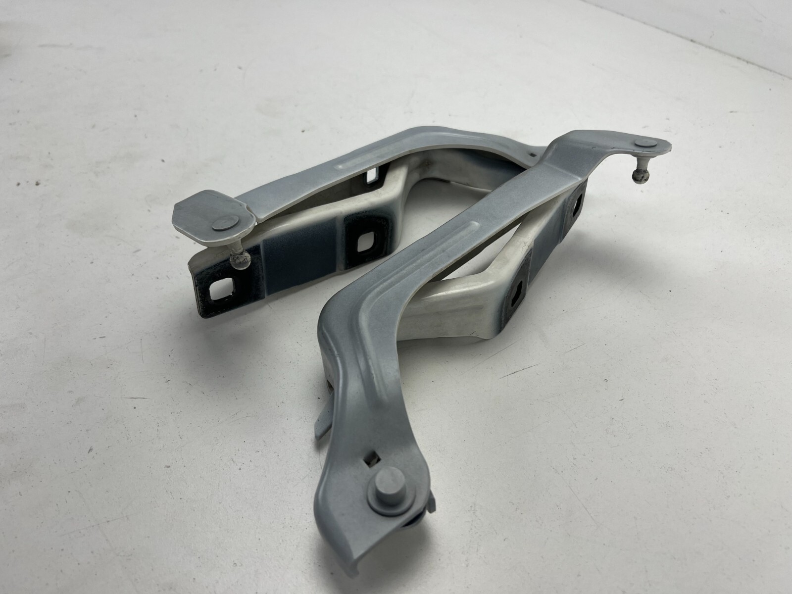 Maserati Ghibli 2014-2017 FRONT+RIGHT Hood hinge