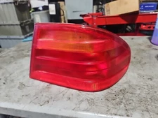 Driver Tail Light 210 Type Sedan E300D Outer Fits 96-99 MERCEDES E-CLASS 380313