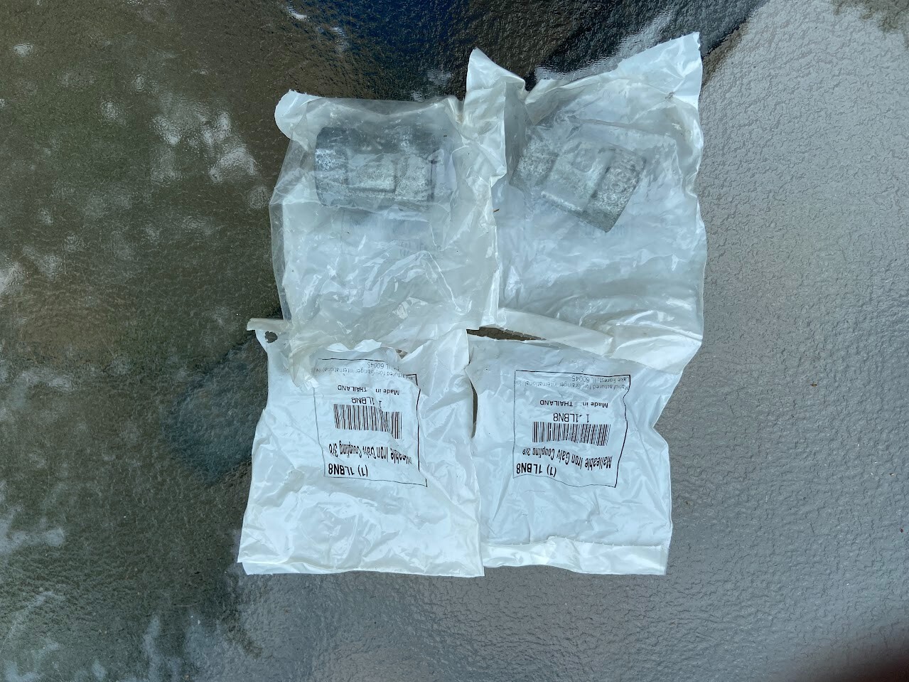 NIB Lot (4) W.W. Grainger Malleable Galvanized Iron 3/8 Pipe Couplings MI300