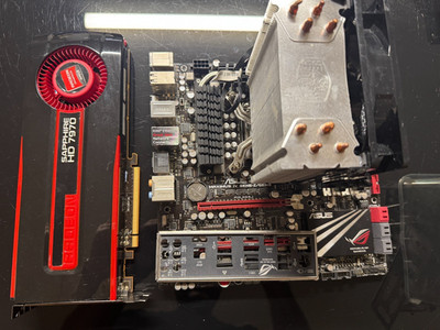 ASUS MAXIMUS IV GENE-Z/GEN3- i7-2600-Sapphire Radeon 7970 3GB- 2x4GB DDR3 Ram