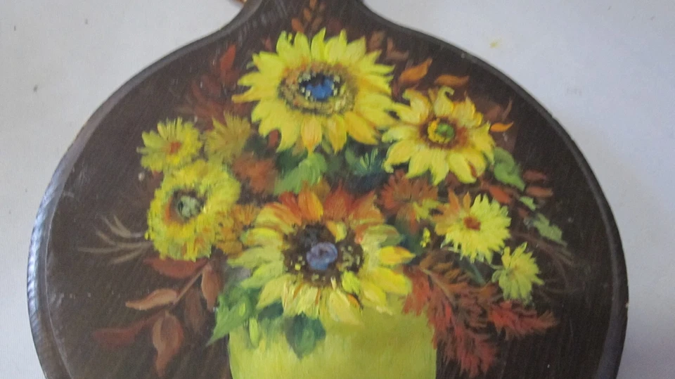 手绘木质向日葵花束悬挂 20 世纪 70 年代皮革环波西米亚 6 1/2 x 9 — 第 2/4 张图片