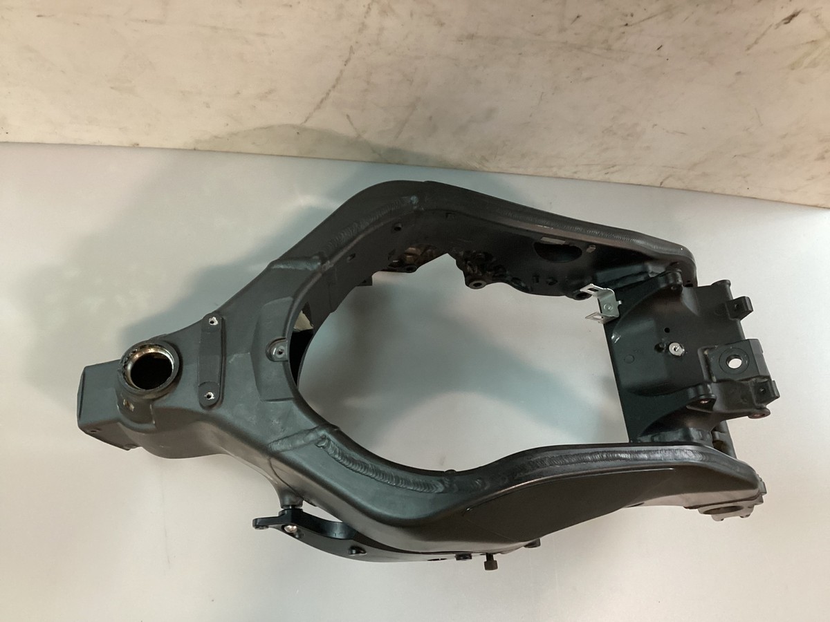 original FIN 〜10〜 2008 08-10 Kawasaki Ninja ZX10R ZX10 Main Frame Chassis