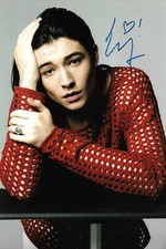 Ezra Miller Autogramm signed 20x30 cm Bild 