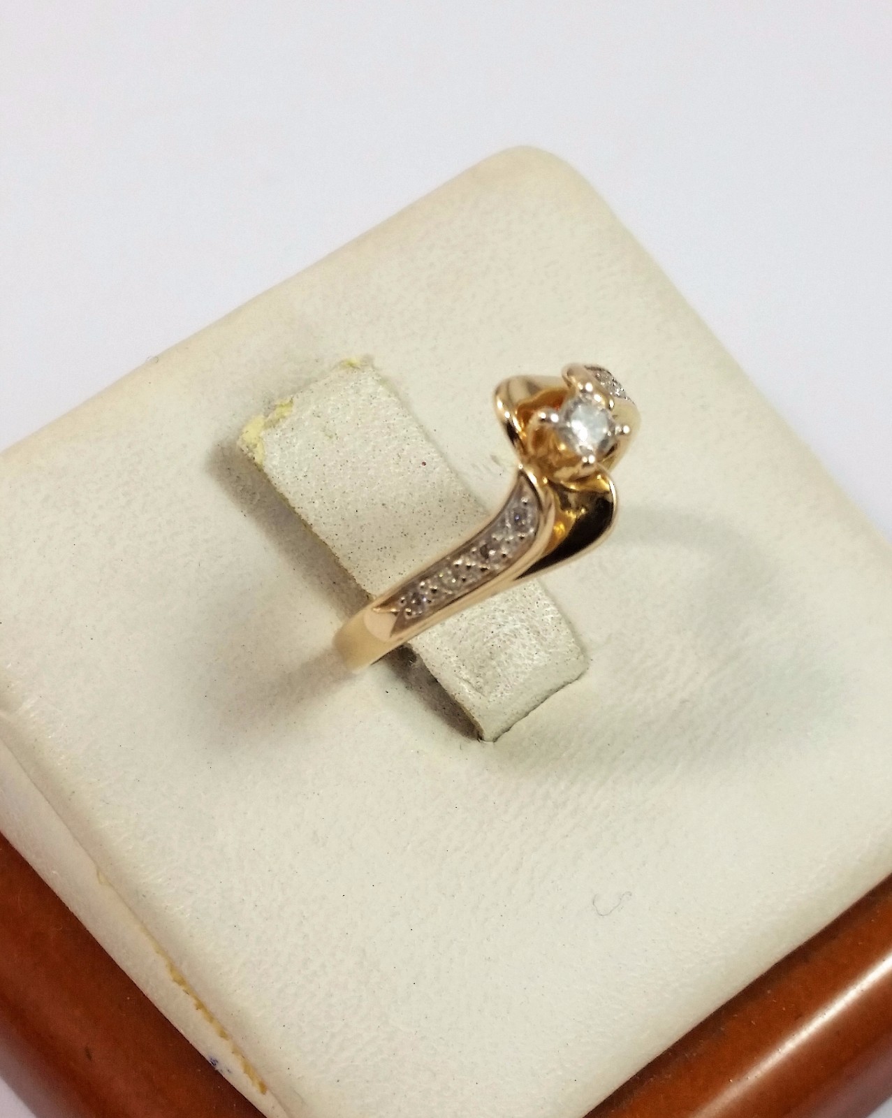 Unique 14K Karat Solid Yellow Gold Solitaire Diam… - image 2