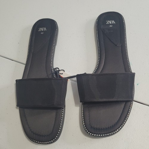 NEW Zara size 11 flat sandals open toe black beaded