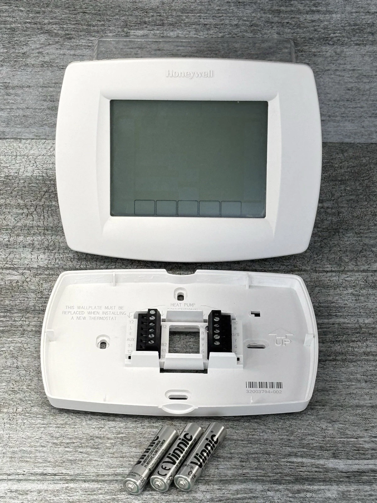 Honeywell TH8320U1008 7-Day VisionPRO 8000 Touchscreen Programmable Thermostat
Opens in a new window