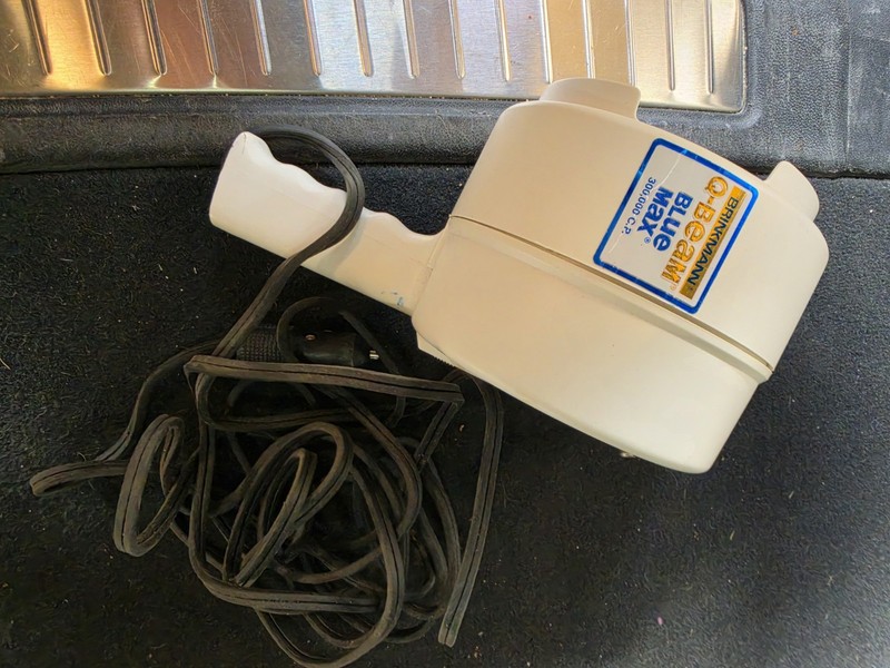 New Brinkman spotlight Blue Max 300,000 C.P. Hunting