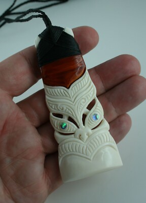 Maori Knochen Carving Toki mit Tiki  aus Neuseeland