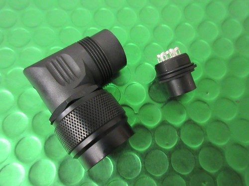 99-0126-106-07, 7 Pole Right Angle Cable Mount IP67 24mm 723 Series BINDER - Picture 2 of 5
