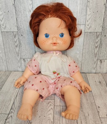 Kenner Strawberry Shortcake Blows Kisses American Greetings Vintage 1982 Redhead