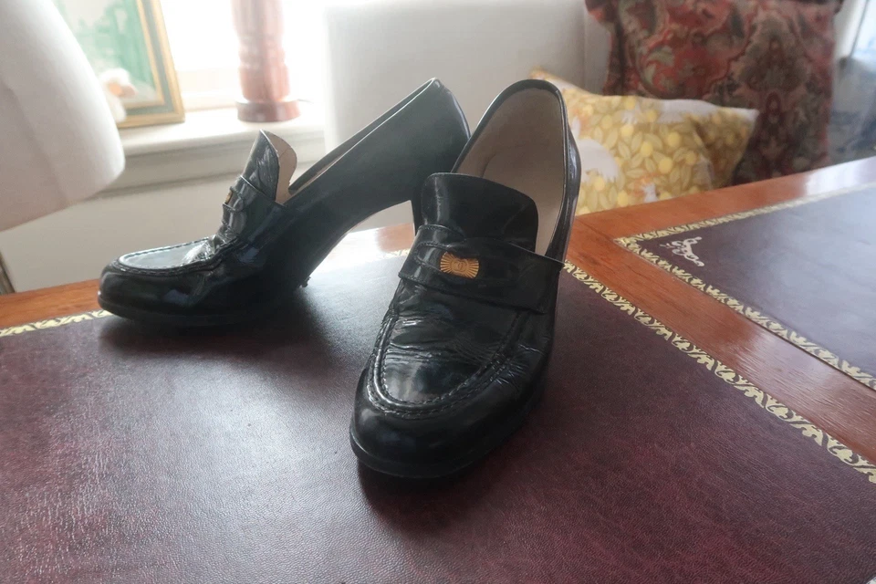 Tacones Mocasines Chanel Penny Vintage Años 90 Negro Charol con Moneda de Oro Talla 37 Foto 4 de 4