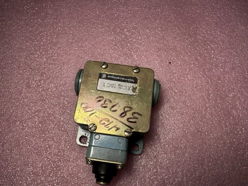 TELEMECANIQUE XC2-MC1 SWITCH
