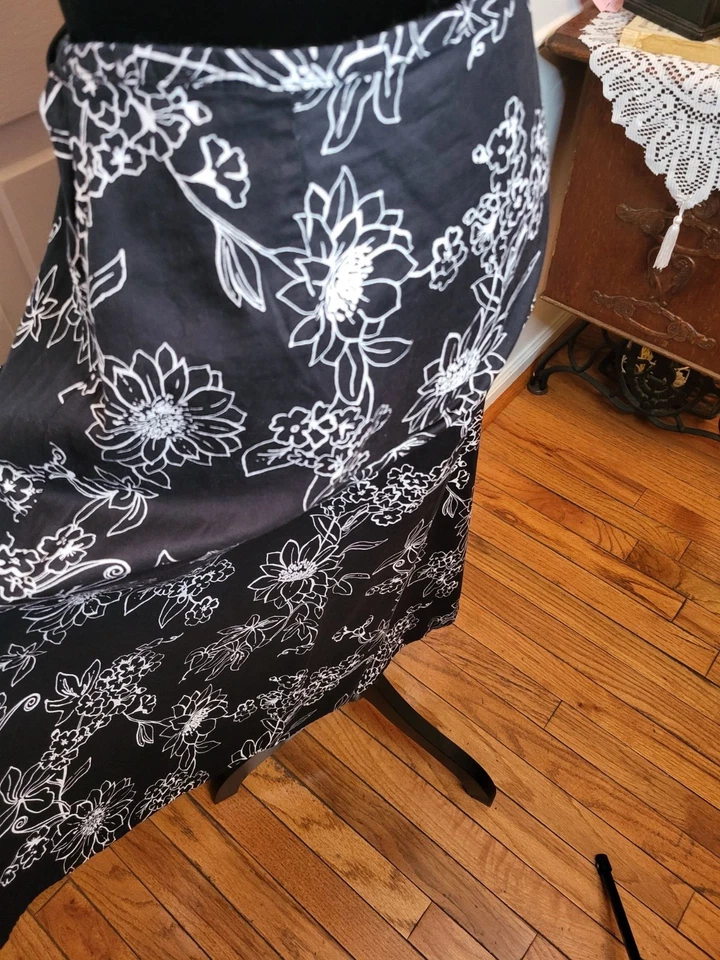 Sag Harbor Black/White Floral A-Line Midi Skirt sz 16 Whimsygoth Cottage Boho — 第 4/4 张图片