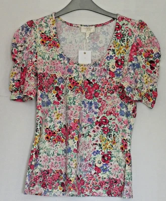 LADIES’ FLORAL SHORT SLEEVE TOP FROM FEATHER & BONE OF LONDON: SIZE XS / 8 - Image 1 of 4
