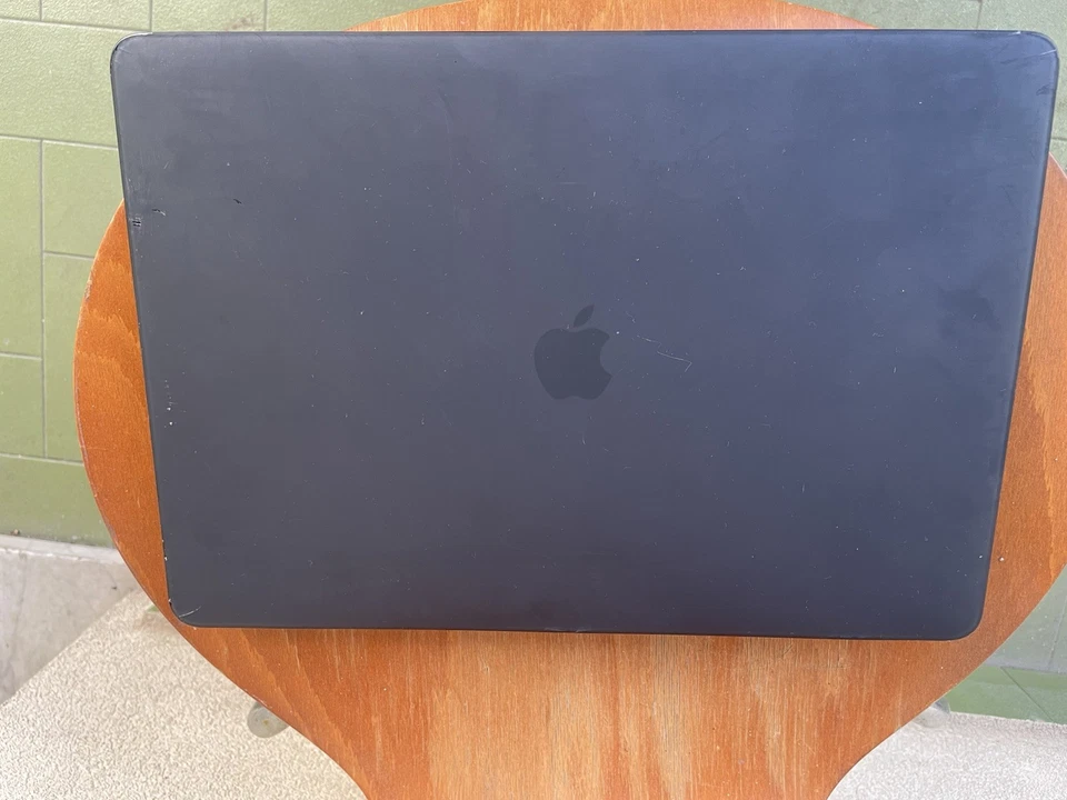 Apple MacBook Pro 15" 2018 · i7 · 16GB · 512GB, foto 4 di 5