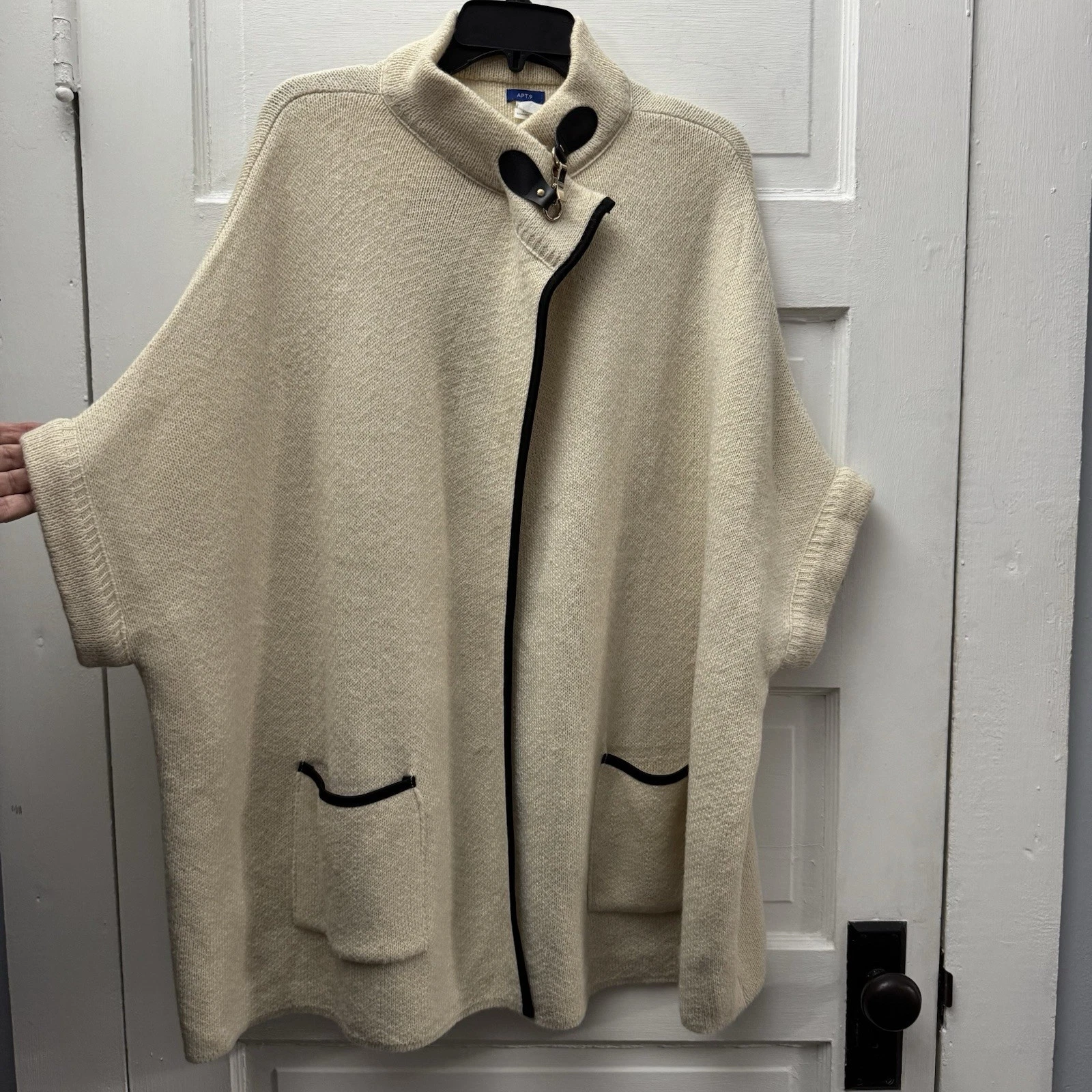 APT 9 Cream Sweater Cape Poncho Womens Buckle Collar Oversized Knit Wrap FLAW