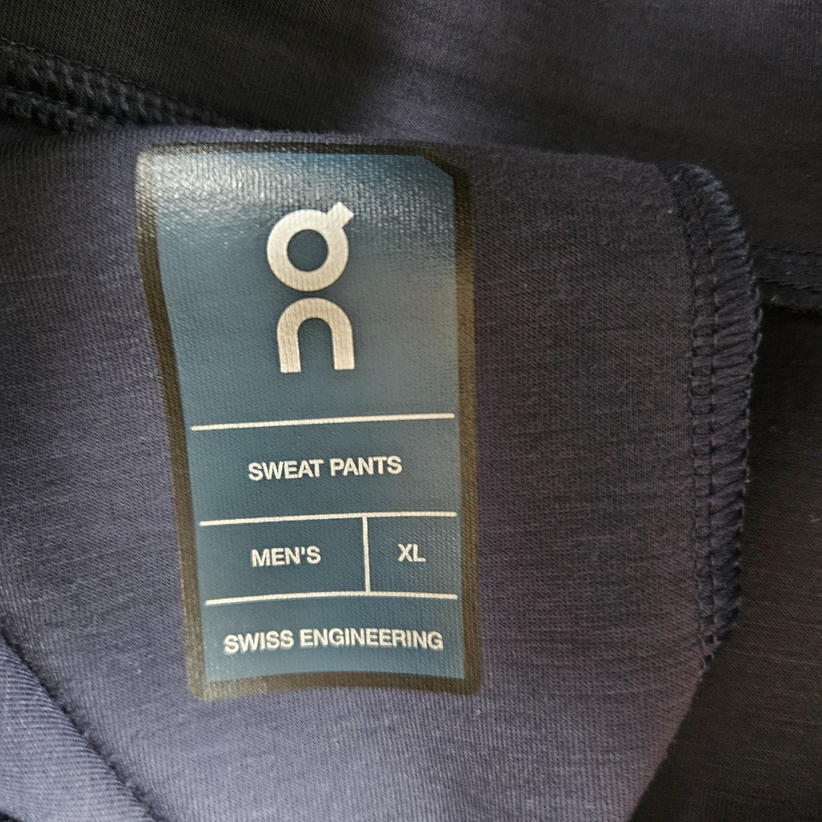 On Cloud Running Performance Stretch Sweatpants N… - image 7