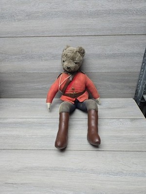 Vintage Casa Roma Stofftier sitzender Teddybär in Wache Uniform Dachbodenfund 