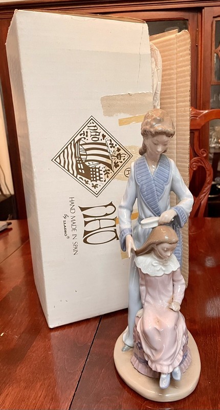VTG 1982 Retired Nao Lladro 11" Mother Brush Girls Hair Porcelain 349  ORIG.BOX!