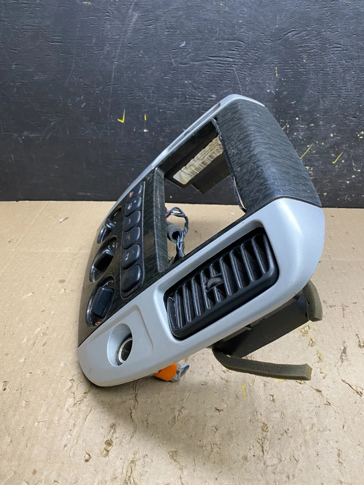 2005 to 2007 Mercury Mariner Heater Climate Control Radio Bezel Oem U5217 DG - Image 3 of 4