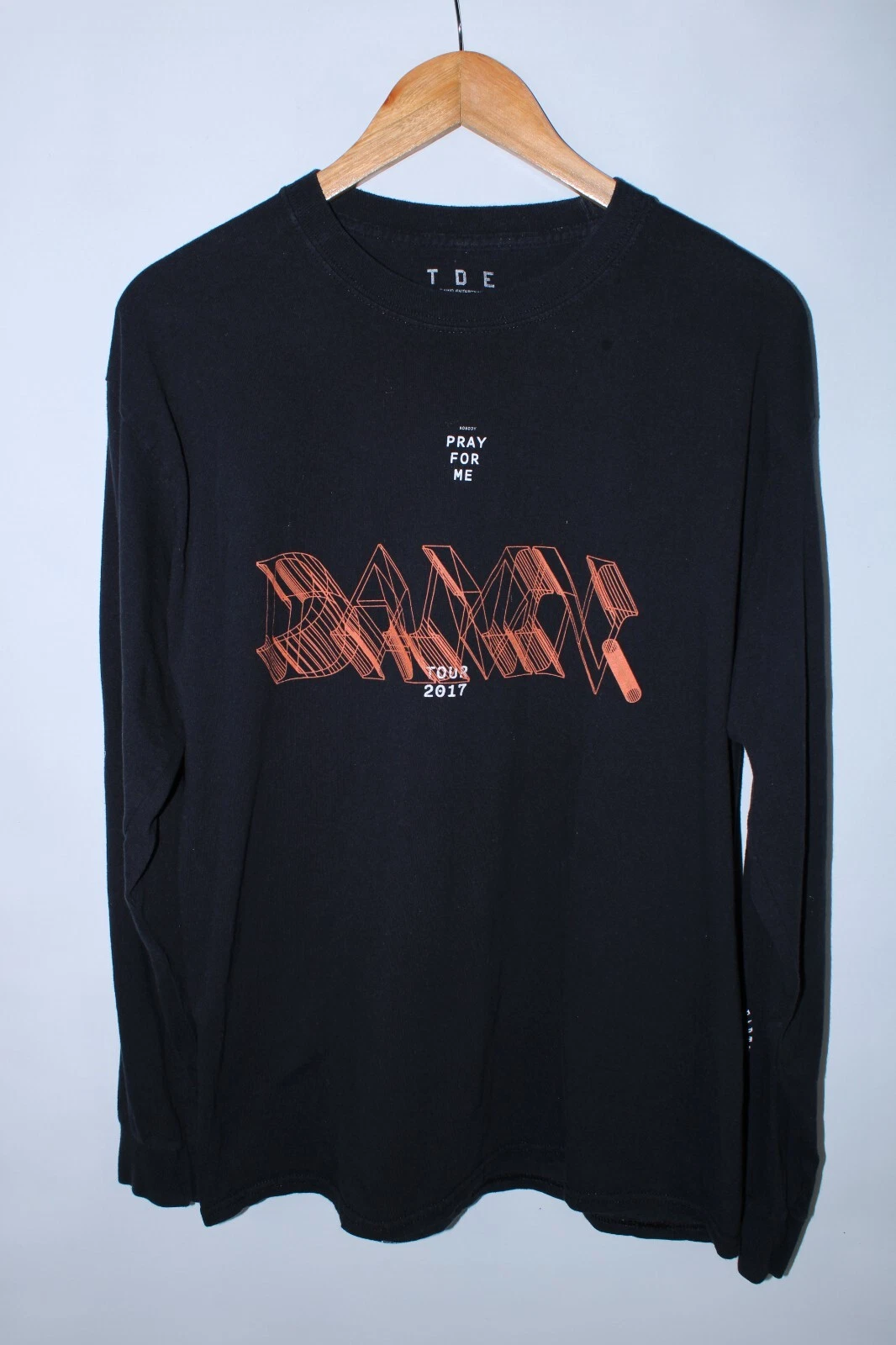 TDE Top Dawg Entertainment Men's Large Nobody Pray For Me Tour 2017 T-Shirt
