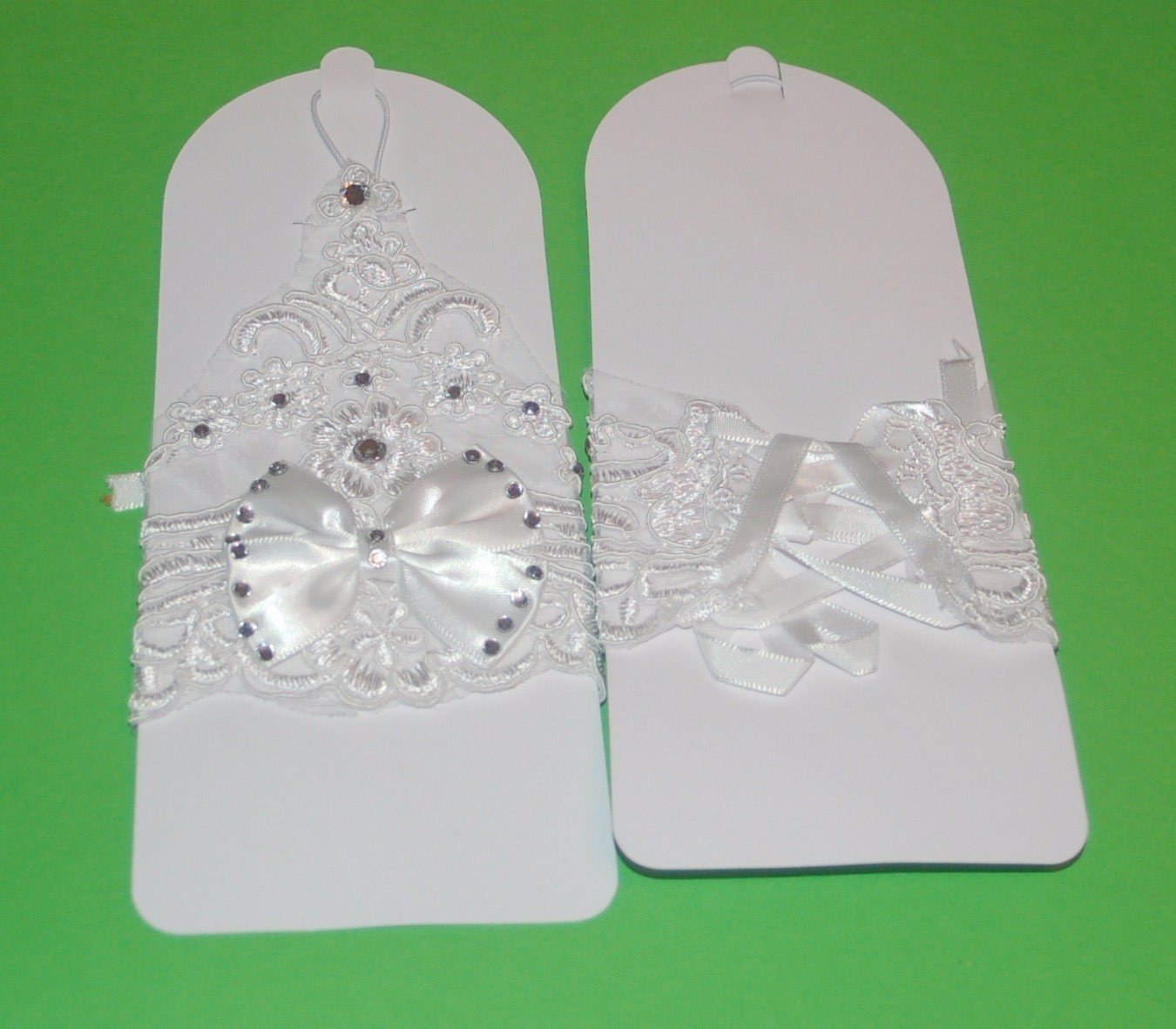 Brauthandschuhe Gloves Spitze Wedding bestickt Strass zum Binden fingerlos weiss