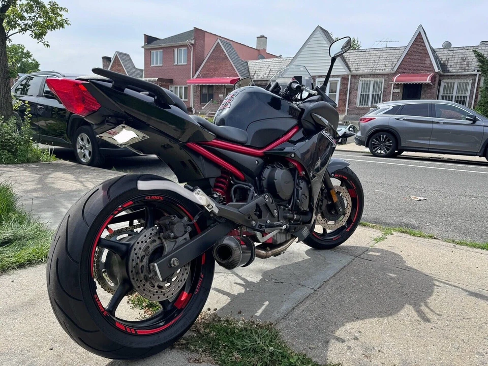 Yamaha FZ6R FZ-6R 2009-2017 guardabarros eliminador trasero ordenado orientación delantera Foto 3 de 4