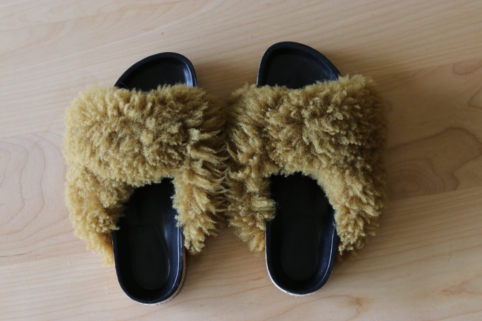 Chloé Kerenn Shearling Fur Slip On Sandals Slides Womens Sz 36 EU