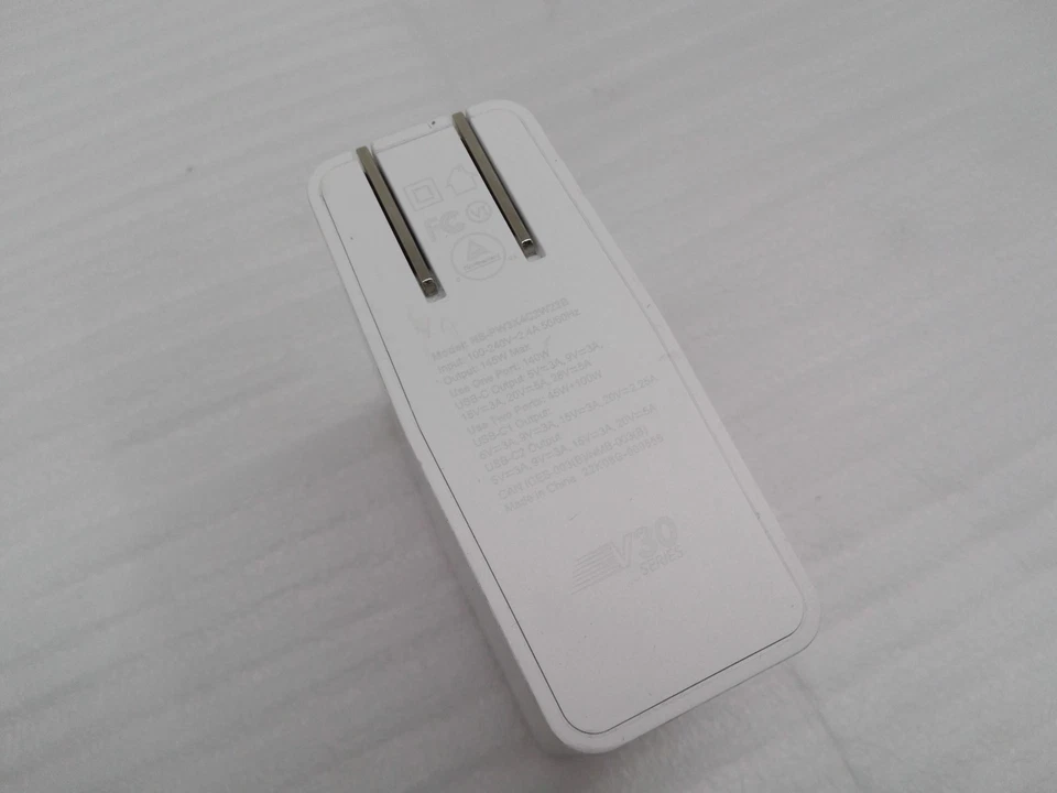 Insignia 140W Dual Port USB-C Wall Charger for MacBook Pro 16...NS-PW3X4C2W22B - Image 3 of 4