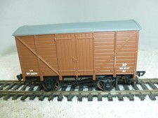 Hornby R6271 10 Ton Ventilated Van W14574 in BR livery