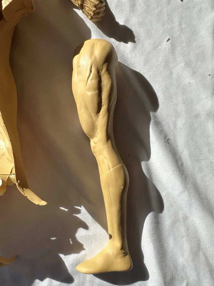 未上色树脂蝙蝠侠模型雕像 18 — 第 4/4 张图片