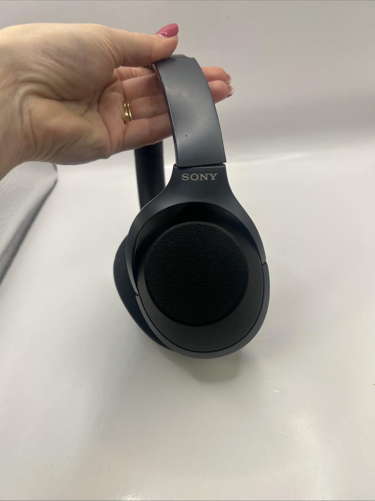 Sony WH-1000XM2 Wireless Noise Cancelling Headphones