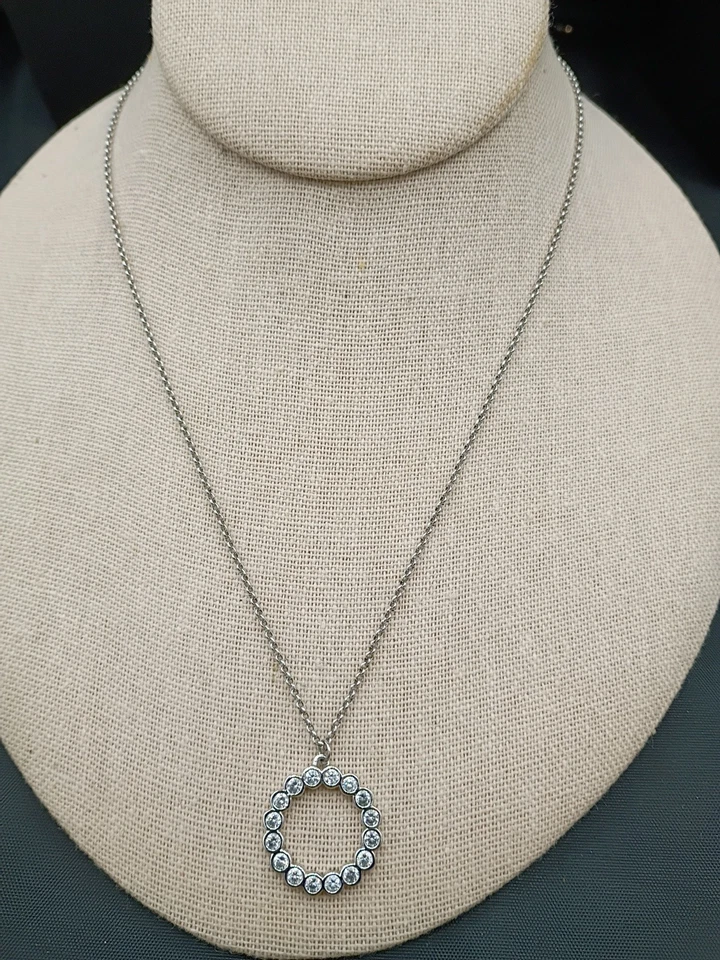 "Mini collar colgante Kate Spade New York círculo completo tono plata 17""+3"" para mujer" Foto 2 de 4