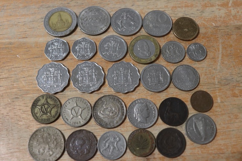 28 Foreign Coins Vintage to Now Lot 1901 to 2000's
