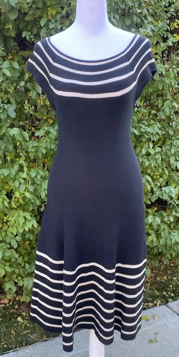 Abito Kate Spade a righe aderente e svasato taglia XS nero panna senza maniche maglia cotone