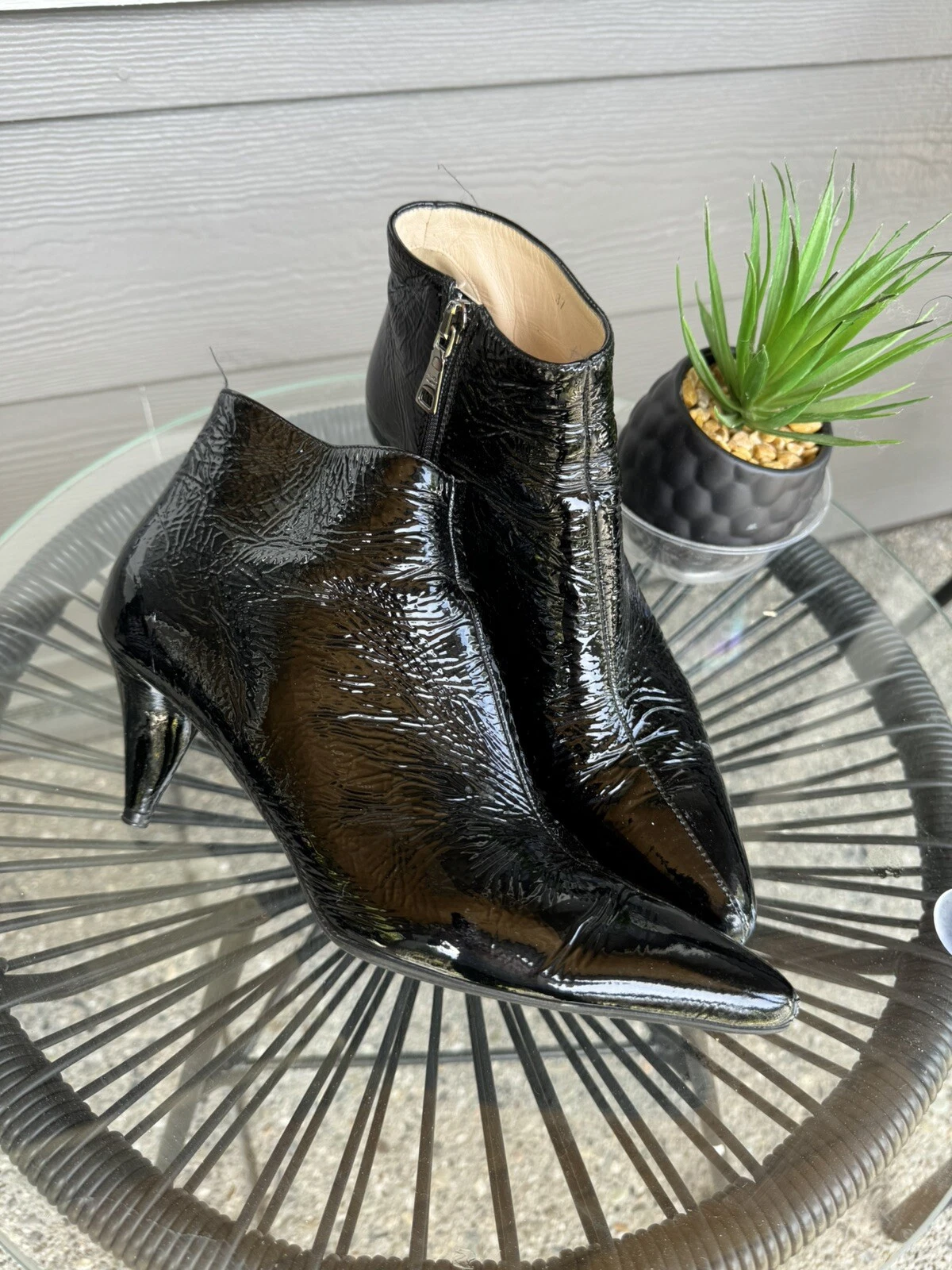 Stivaletti Prada in pelle verniciata nera 37 scarpe